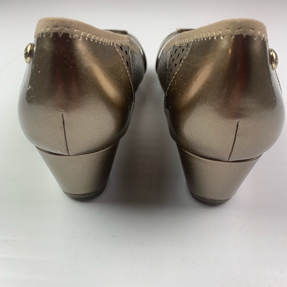 AK Anne Klein Sport Womens Wedge Open Toe Slip On Shoes Size 5.5 Gold - Picture 4 of 8